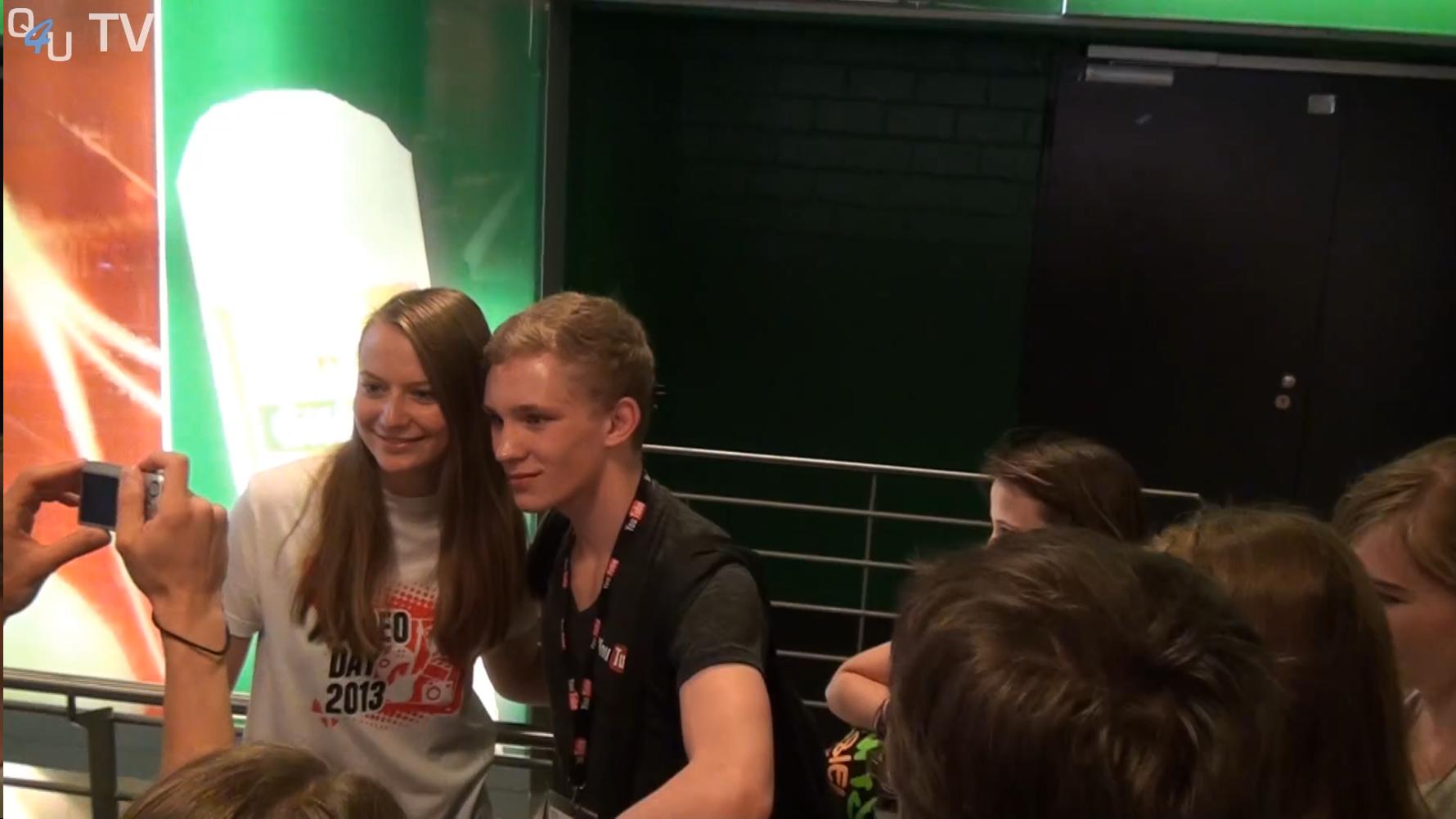 YouTuber TheChrisTezz bei der Autogrammstunde auf den VideoDays 2013