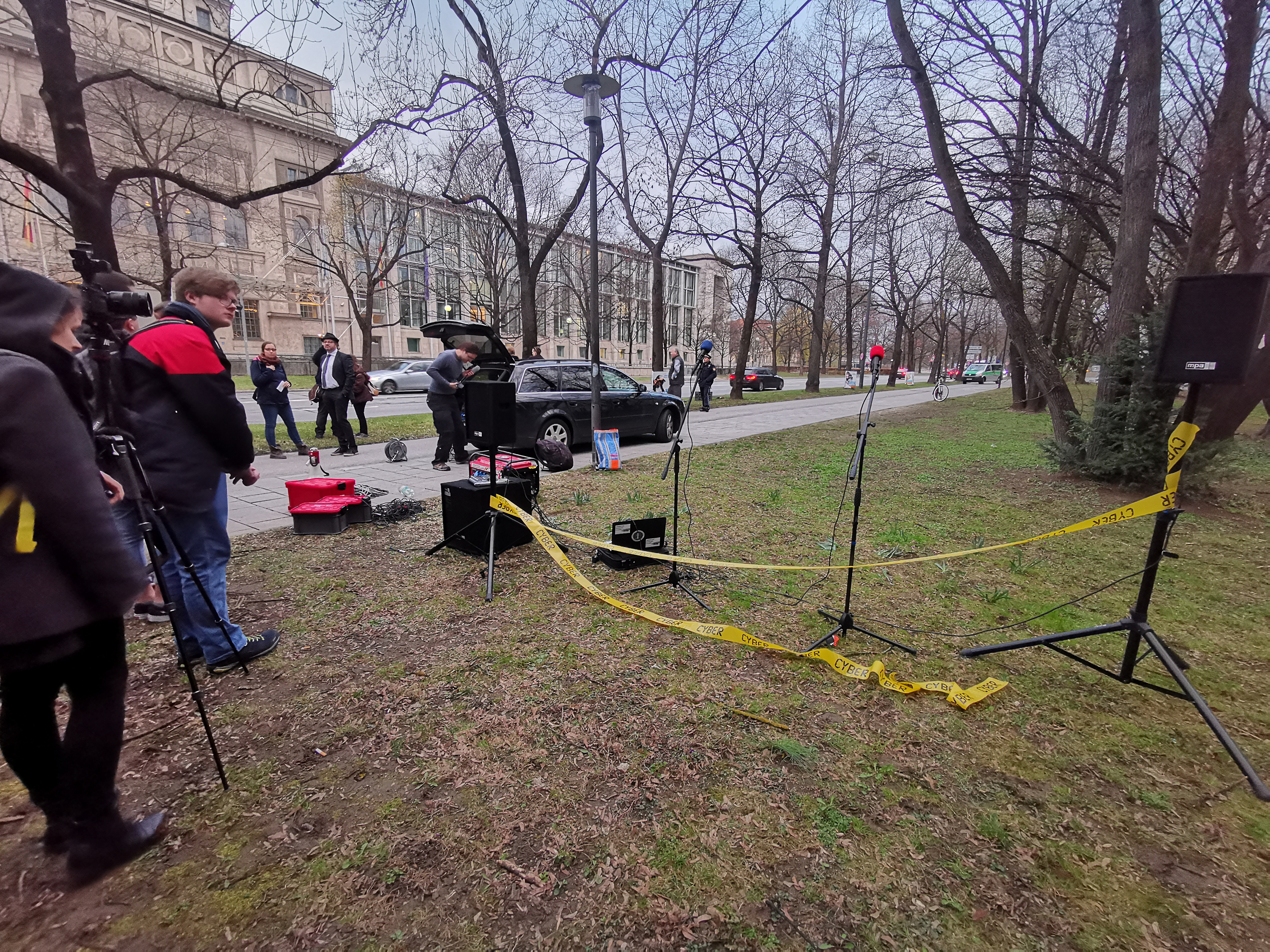 Spontandemo gegenüber der Staatskanzlei